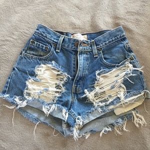 LEVIS High waisted distressed shorts